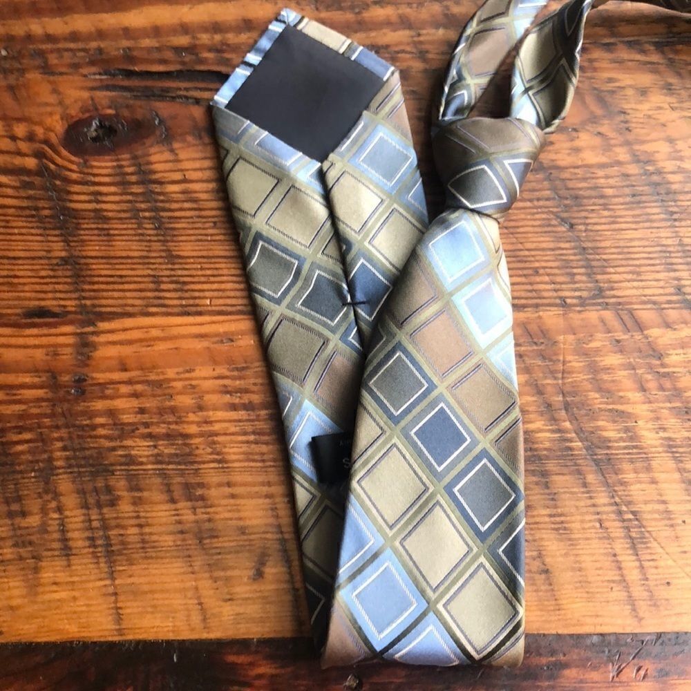 Vintage 3” Hand Tie Axcess Green and Blue Diamonds